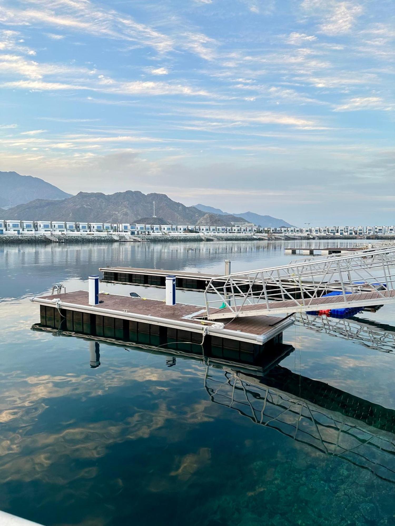 Al Dana Sea View Villa Fudschaira Zimmer foto